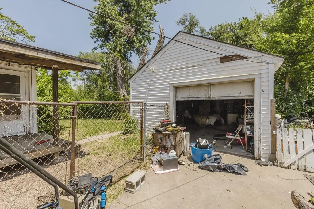 1120 Pineridge Street Wichita KS 67218