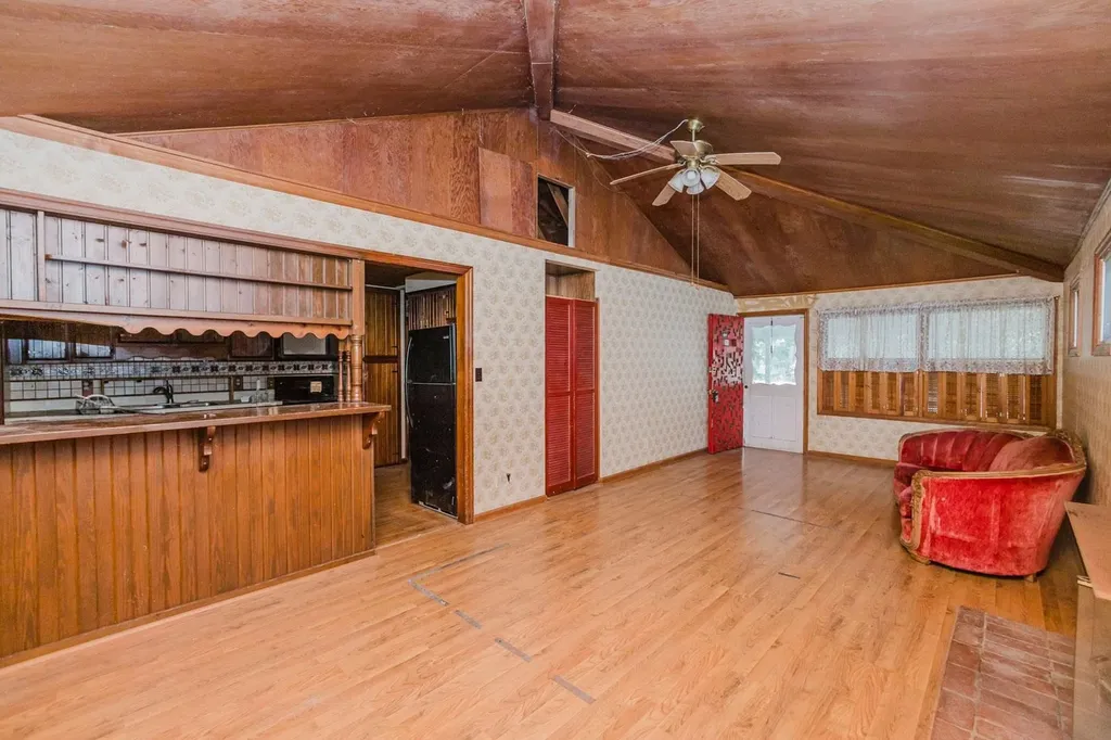 1120 Pineridge Street Wichita KS 67218