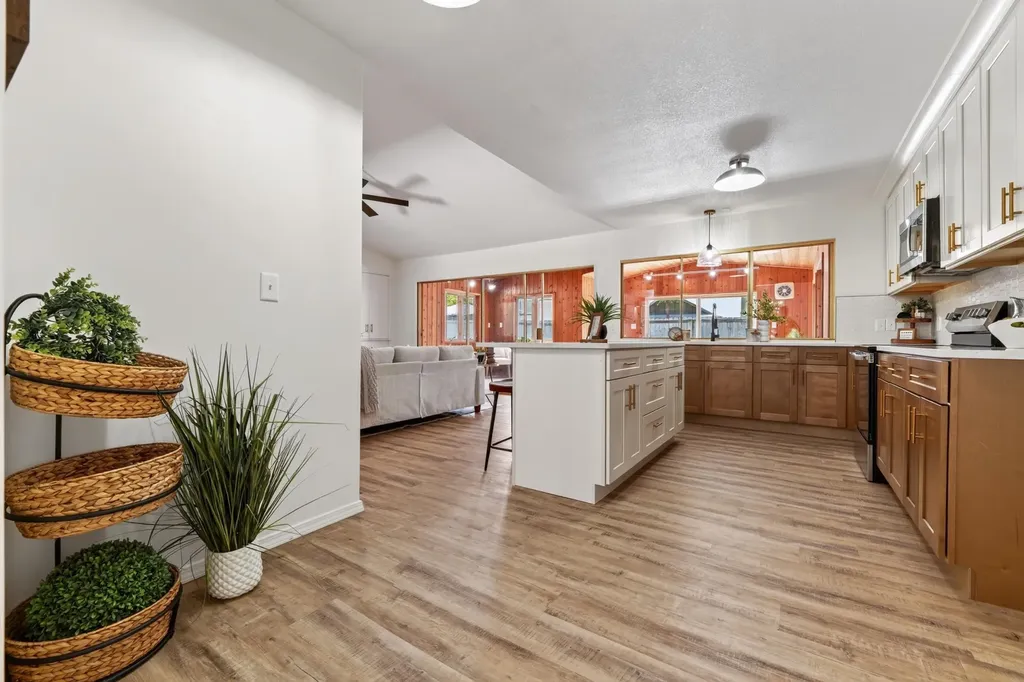 8241 E Tamarac Lane Wichita KS 67206