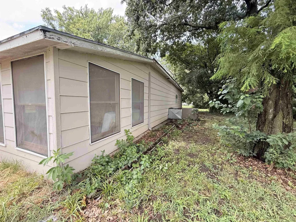 1121 N Osage Street El Dorado KS 67042