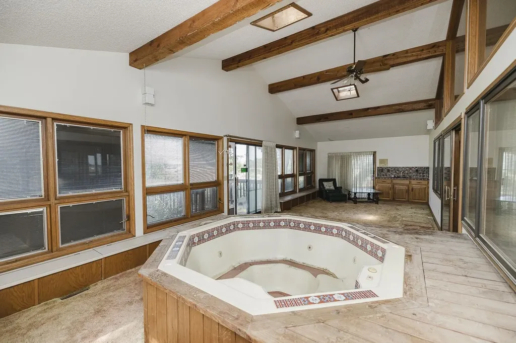 12 N Hawthorne Valley Center KS 67147
