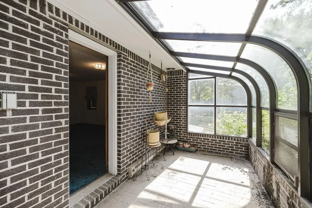 12 N Hawthorne Valley Center KS 67147