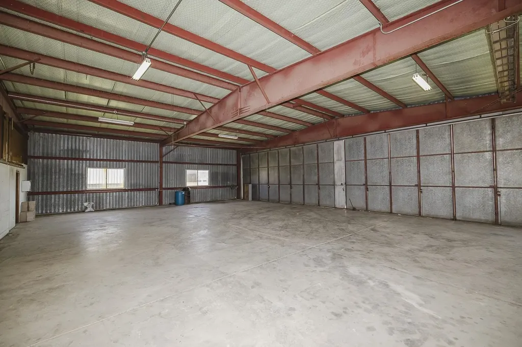 12 N Hawthorne Valley Center KS 67147