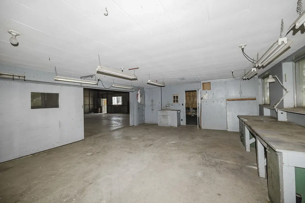 12 N Hawthorne Valley Center KS 67147