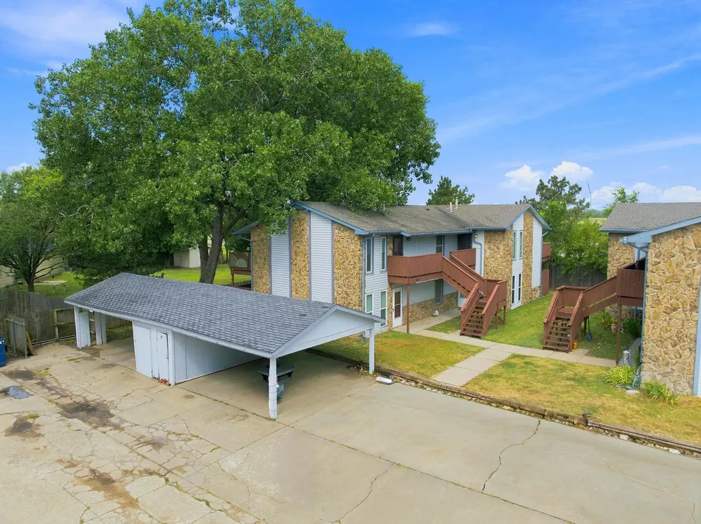 1441 N Smith Court Wichita KS 67212