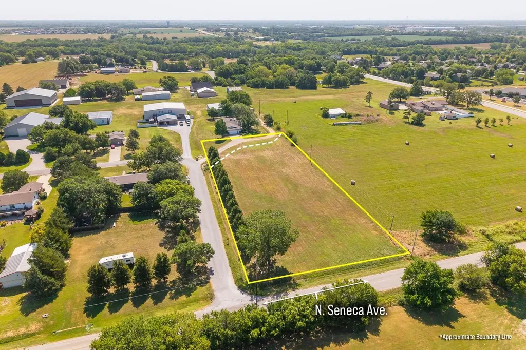 1.3+/- Acres At Hawthorne Valley Center KS 67147