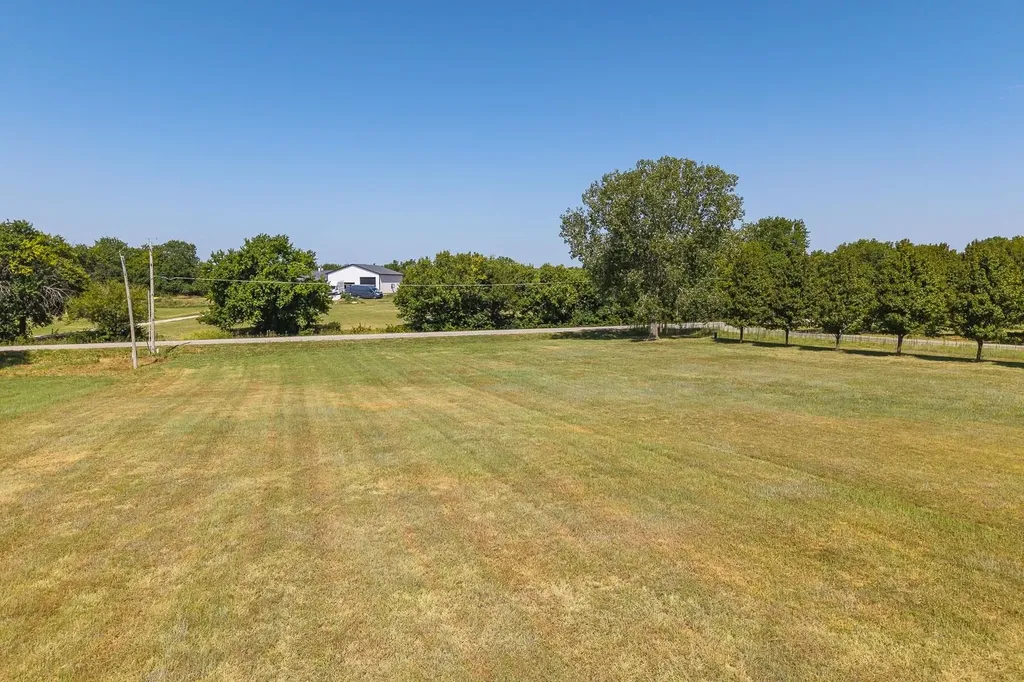 1.3+/- Acres At Hawthorne Valley Center KS 67147