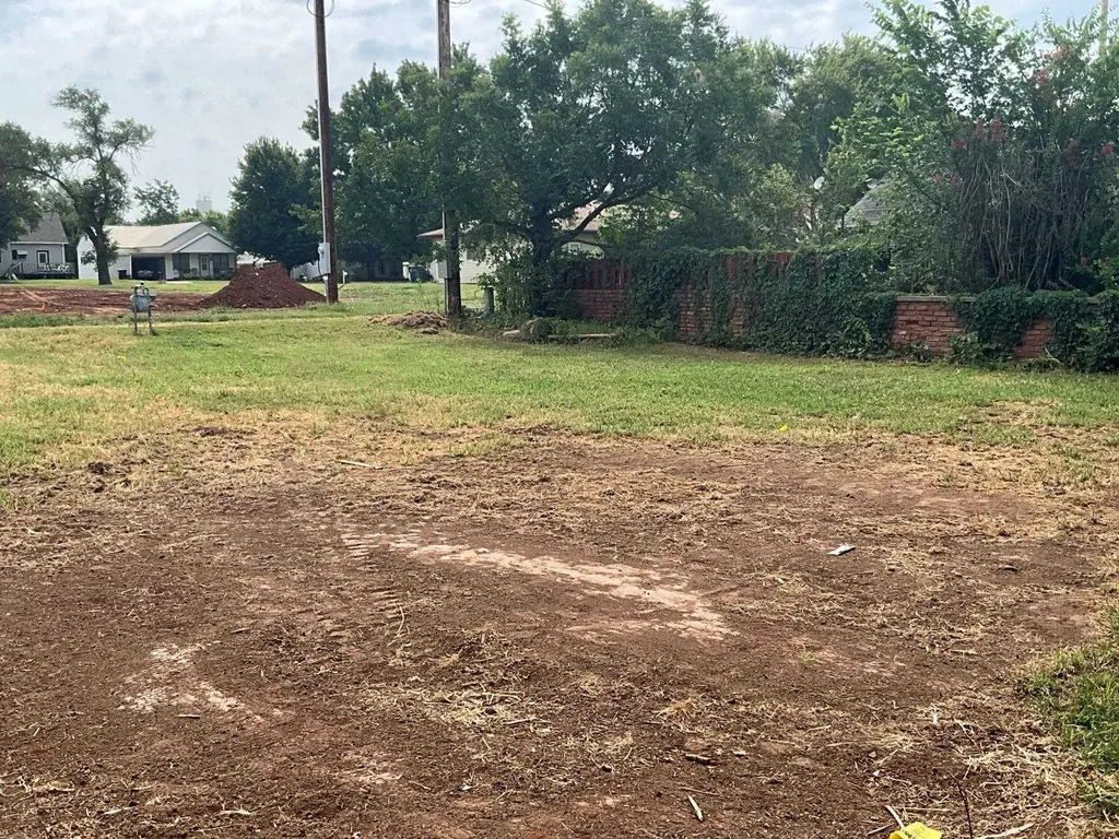 404 N Webb Caldwell KS 67022