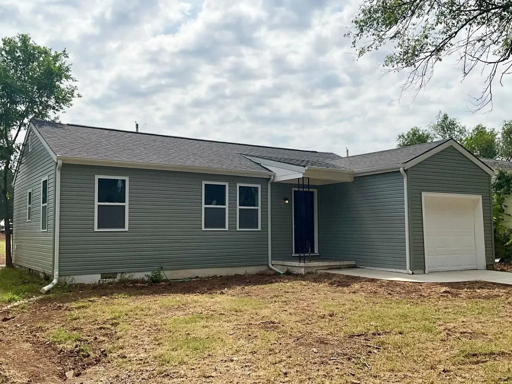 404 N Webb Caldwell KS 67022