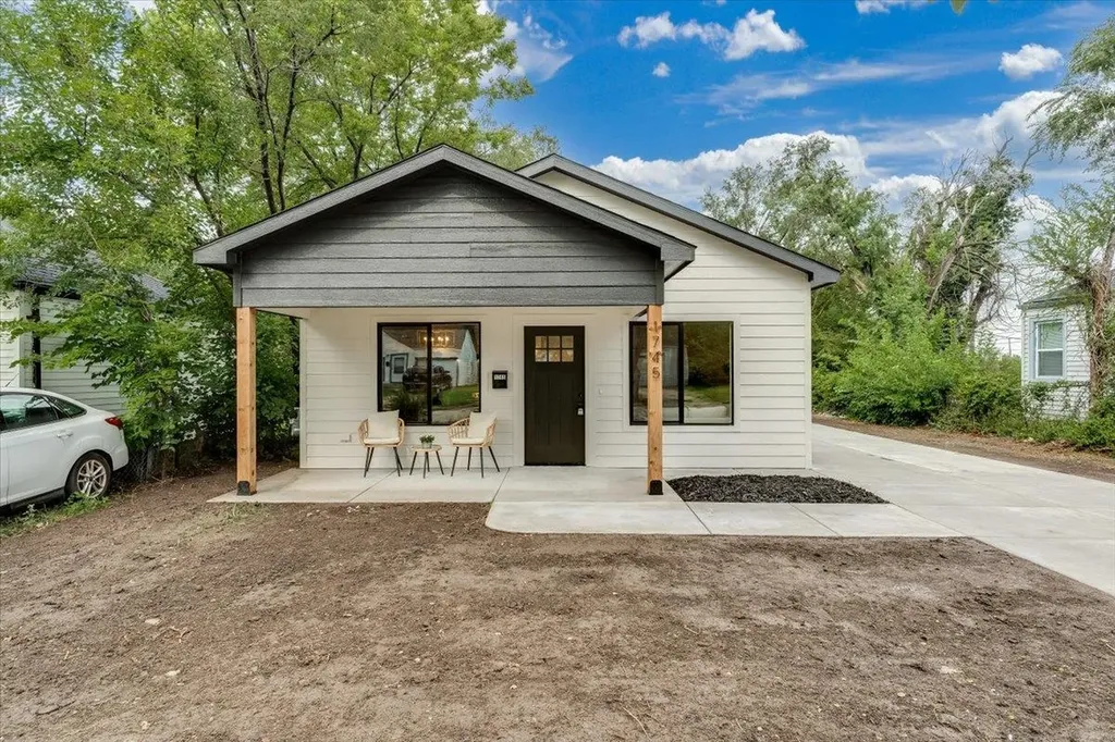 1745 N Chautauqua Avenue Wichita KS 67214