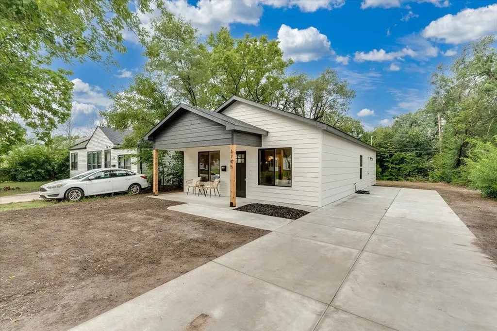 1745 N Chautauqua Avenue Wichita KS 67214