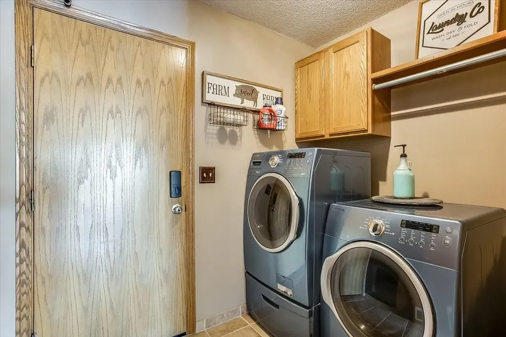 1726 N Prairie Run Circle Mulvane KS 67110