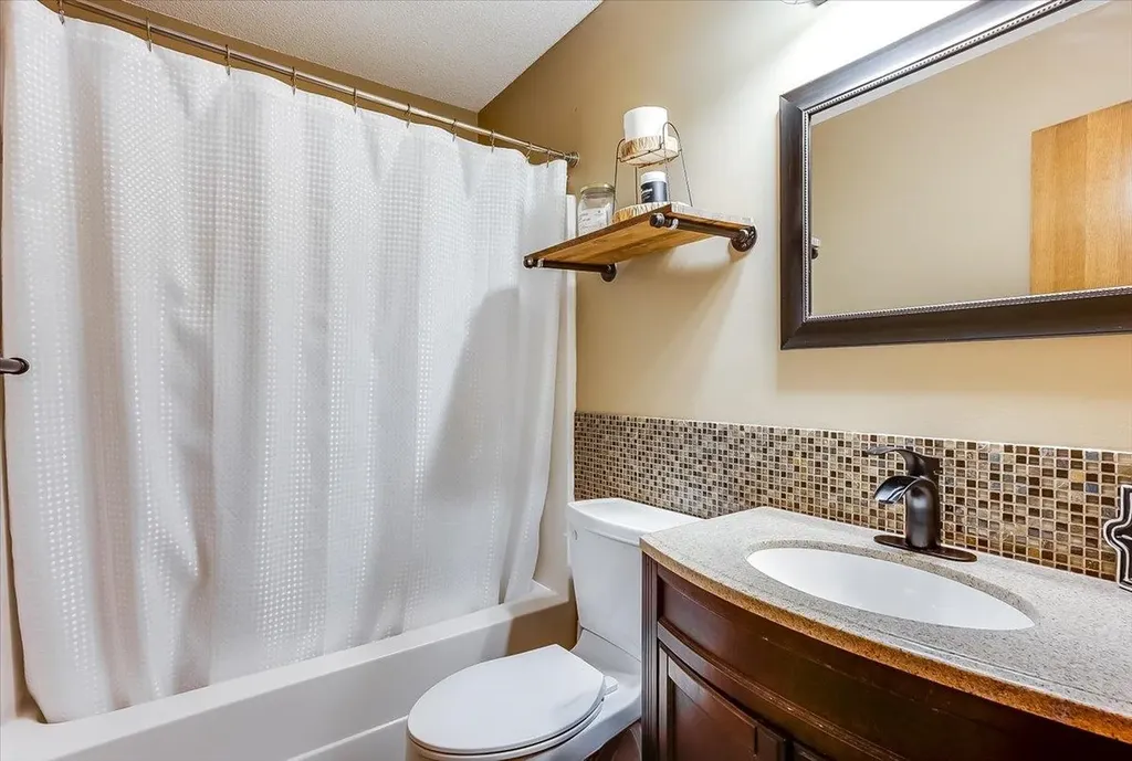 1726 N Prairie Run Circle Mulvane KS 67110