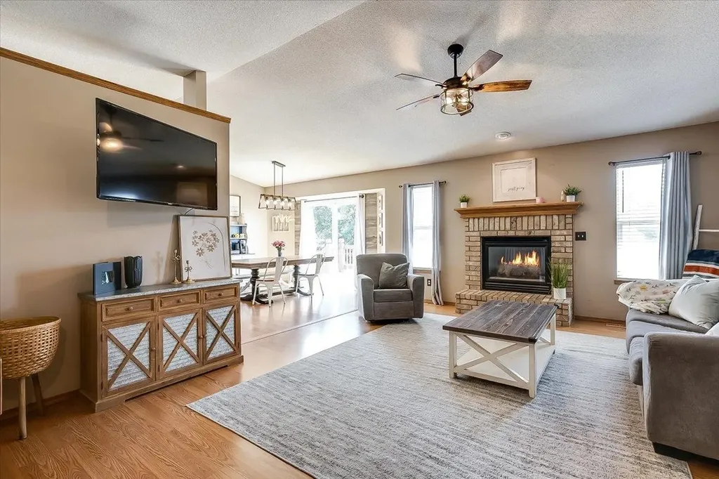1726 N Prairie Run Circle Mulvane KS 67110