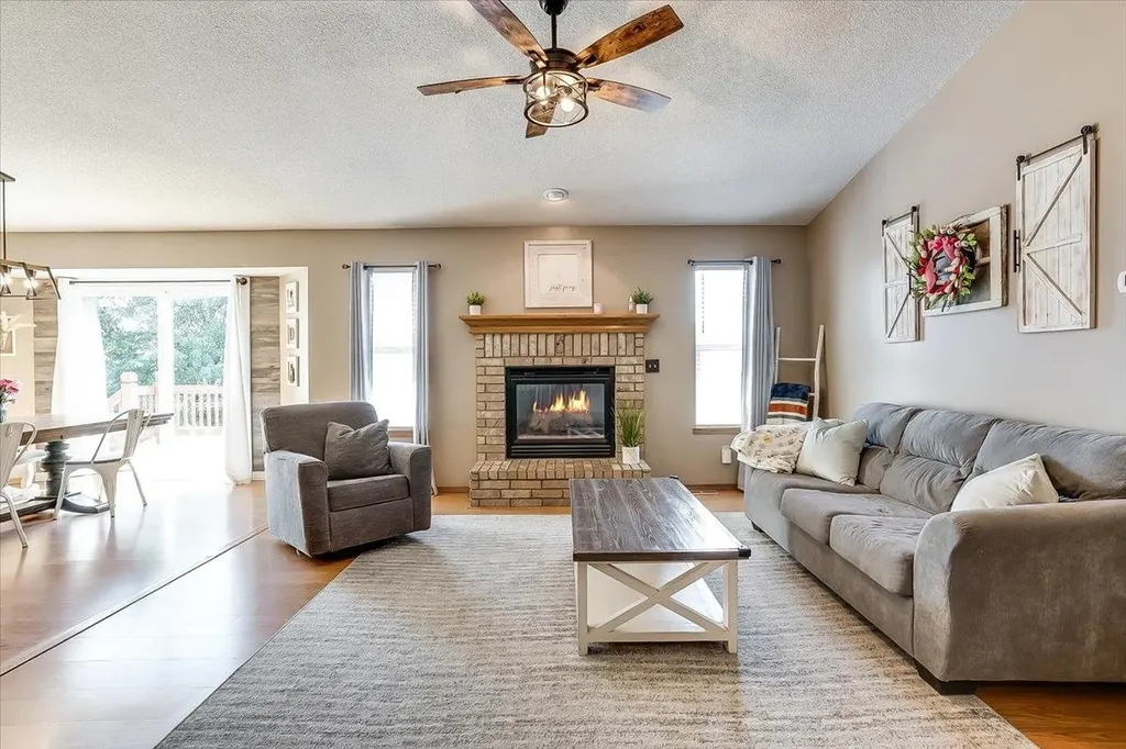 1726 N Prairie Run Circle Mulvane KS 67110