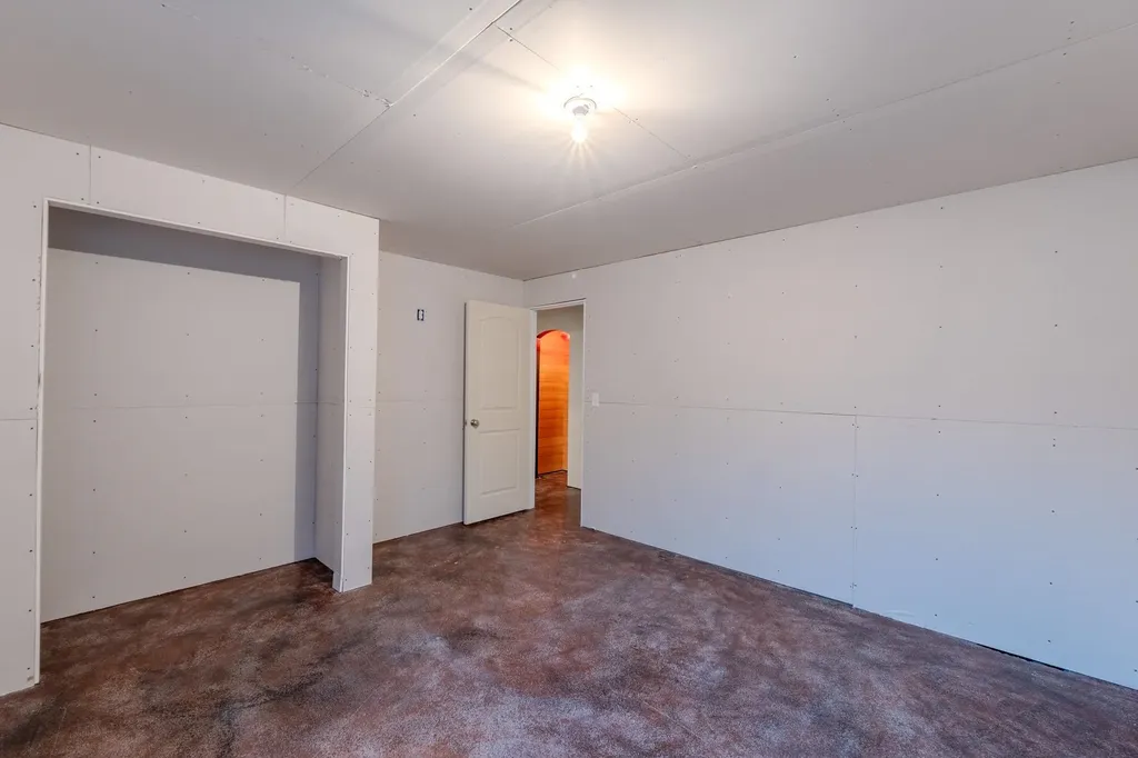 1806 S Bedford Street Wichita KS 67207