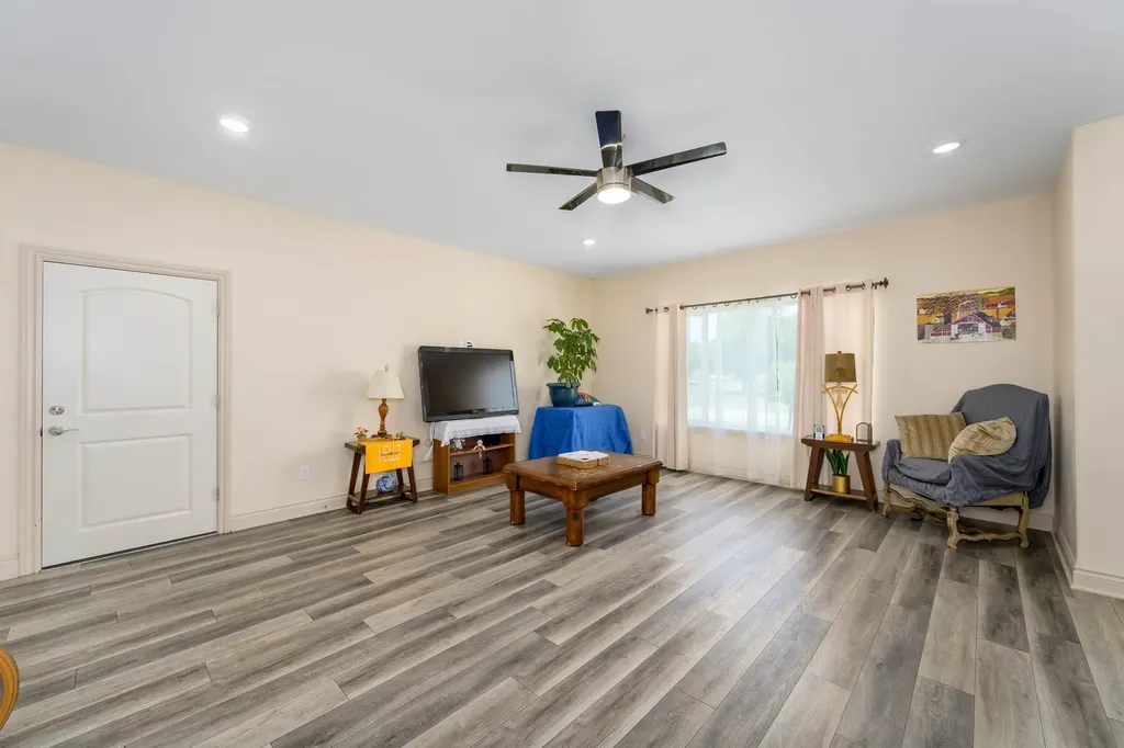 6733 E Central Park Avenue Wichita KS 67226
