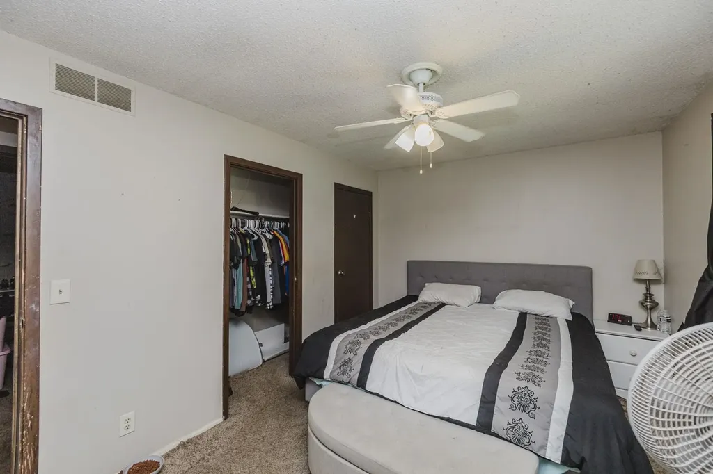 4914 Looman Wichita KS 67220