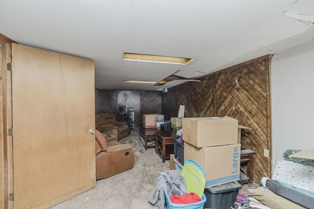 4914 Looman Wichita KS 67220