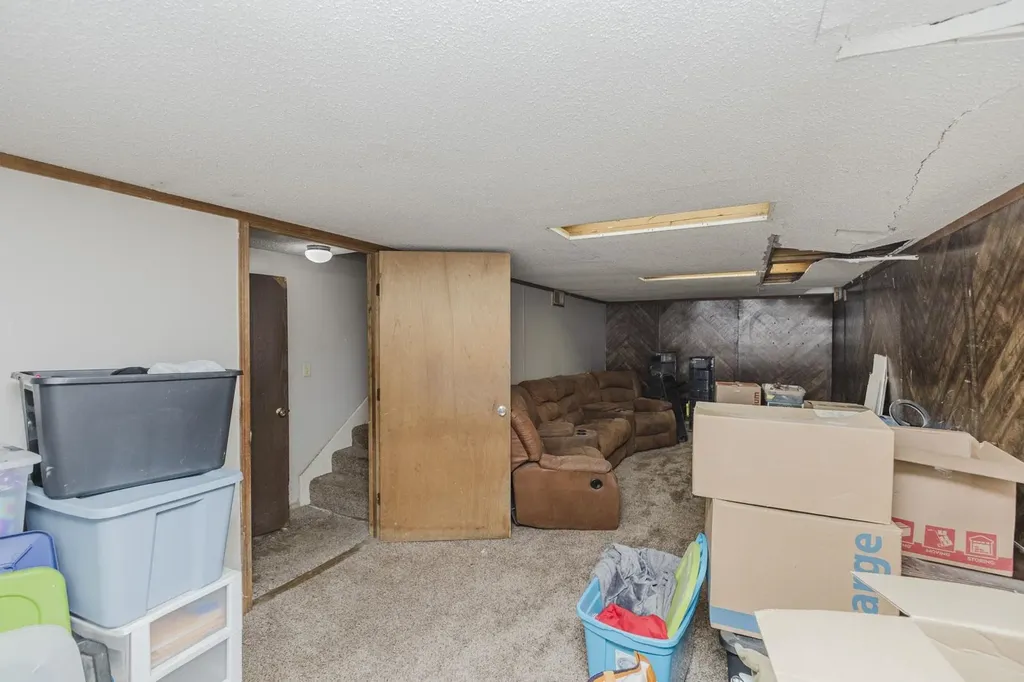 4914 Looman Wichita KS 67220