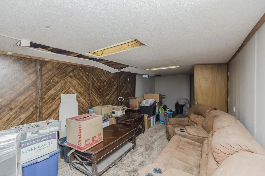 4914 Looman Wichita KS 67220