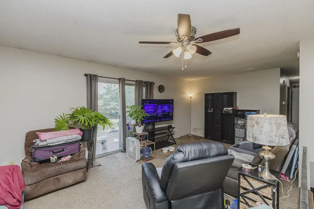 4914 Looman Wichita KS 67220