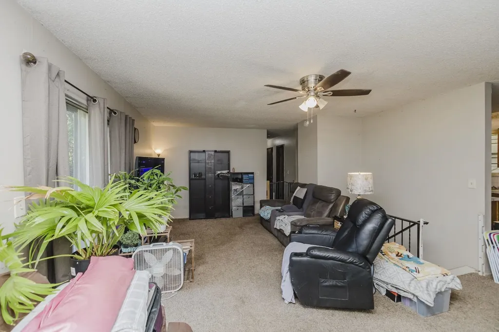 4914 Looman Wichita KS 67220