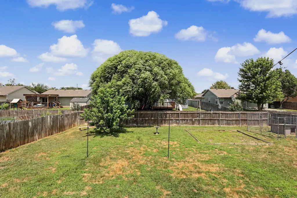 1051 N Aksarben Court Wichita KS 67235
