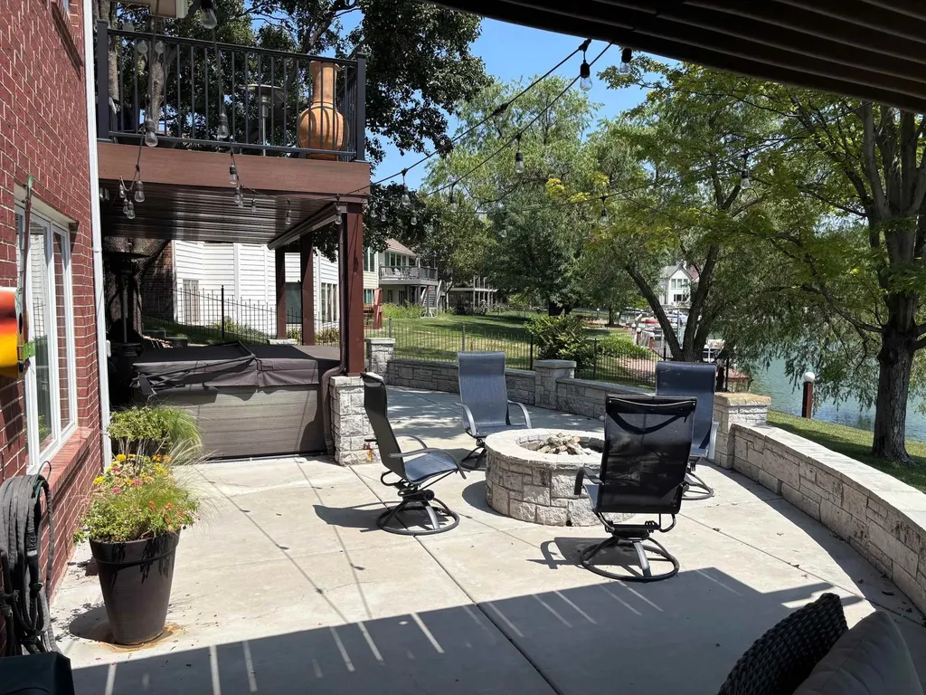5021 N Harborside Court Wichita KS 67204-2371