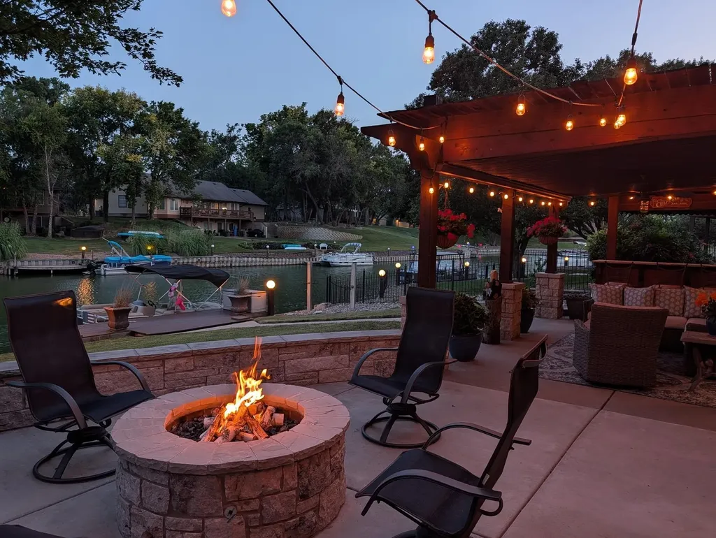 5021 N Harborside Court Wichita KS 67204-2371
