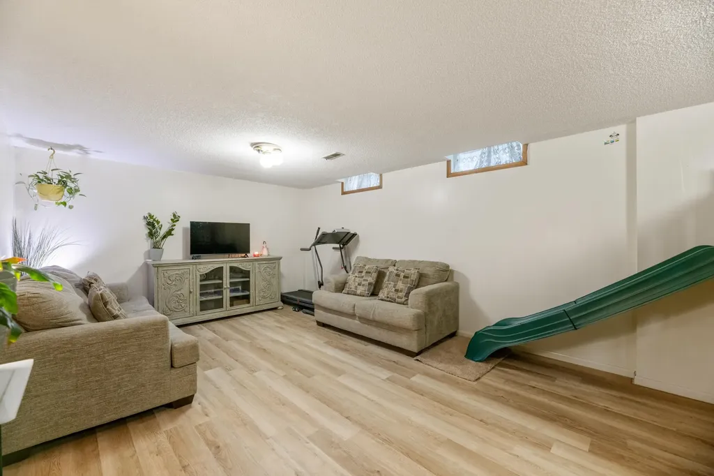 763 N Mount Carmel Avenue Wichita KS 67203