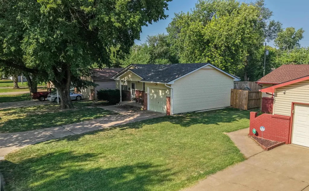 763 N Mount Carmel Avenue Wichita KS 67203