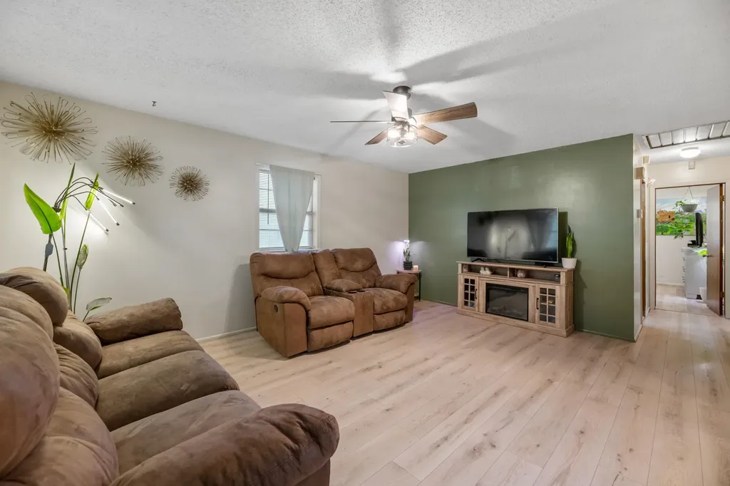 763 N Mount Carmel Avenue Wichita KS 67203