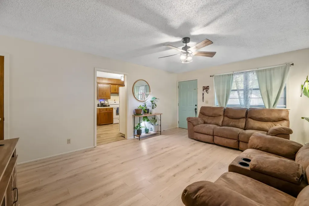 763 N Mount Carmel Avenue Wichita KS 67203