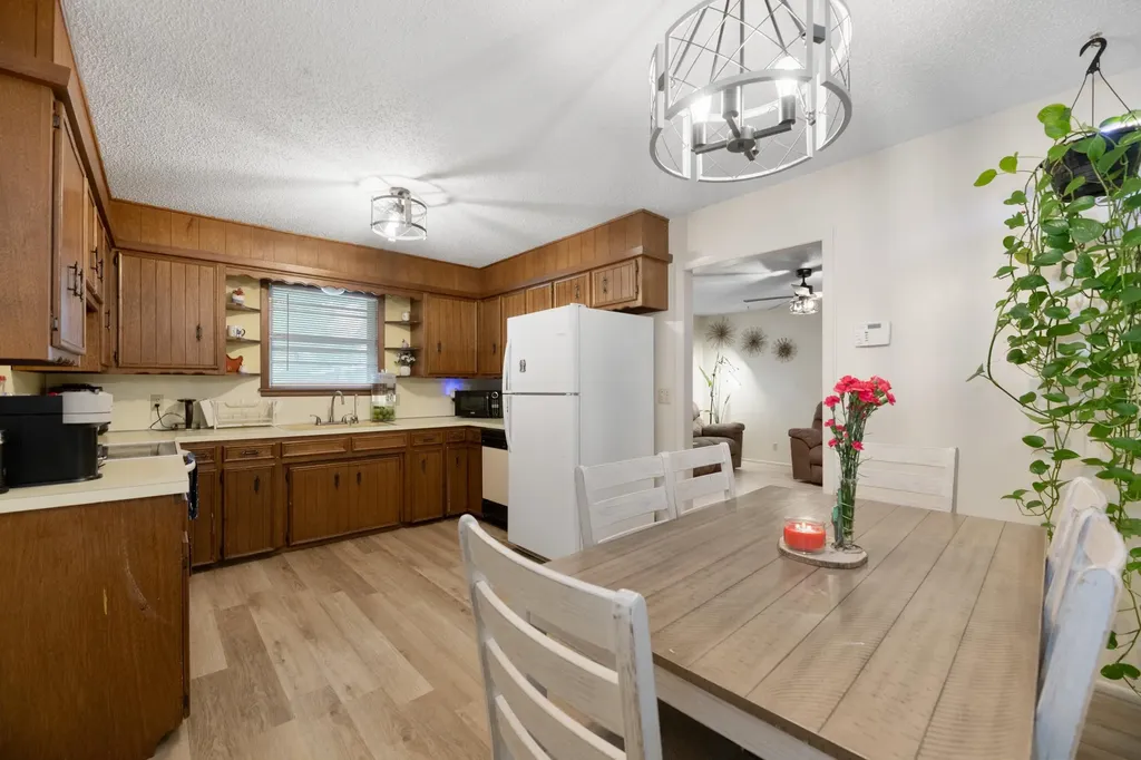 763 N Mount Carmel Avenue Wichita KS 67203