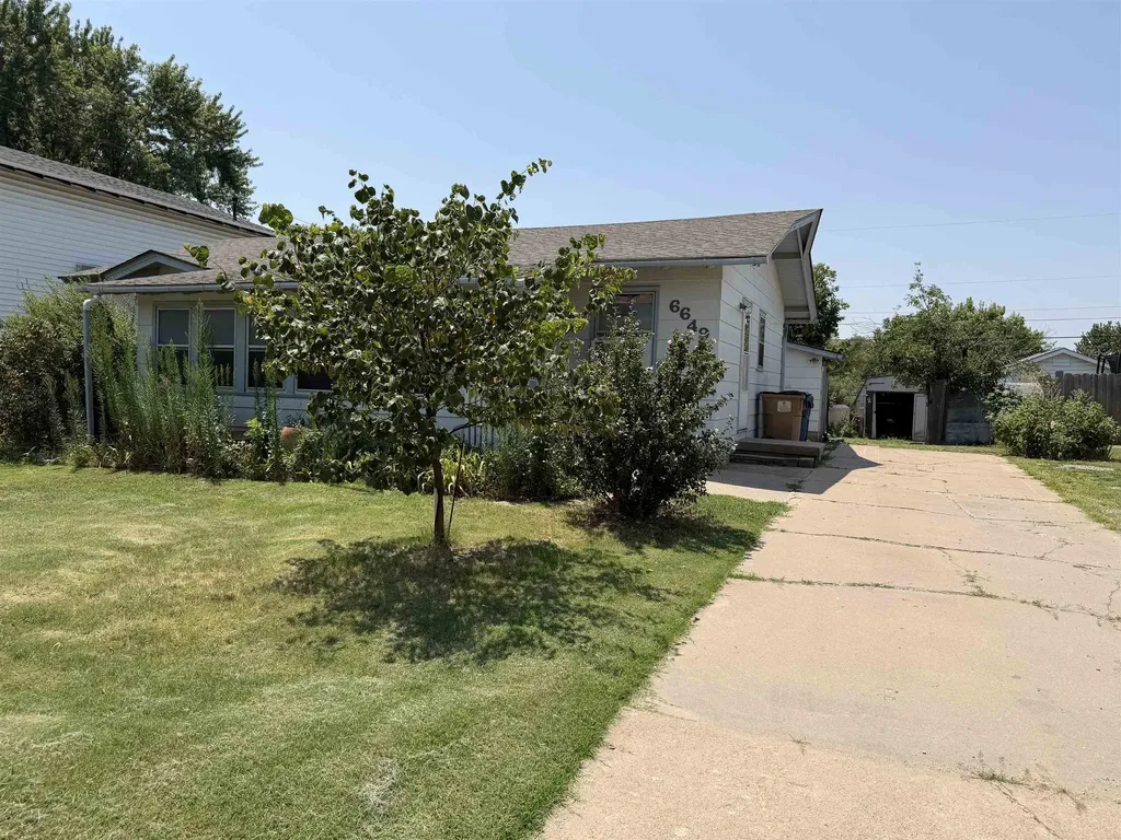 6649 N Randall Wichita KS 67219