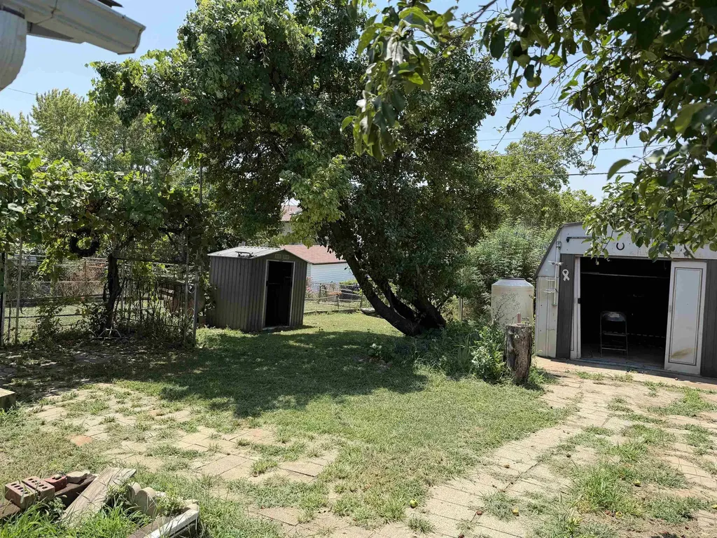 6649 N Randall Wichita KS 67219