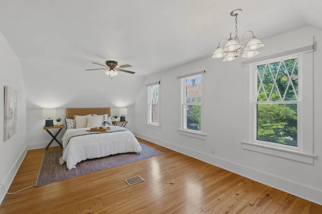 3416 Oakland Wichita KS 67218