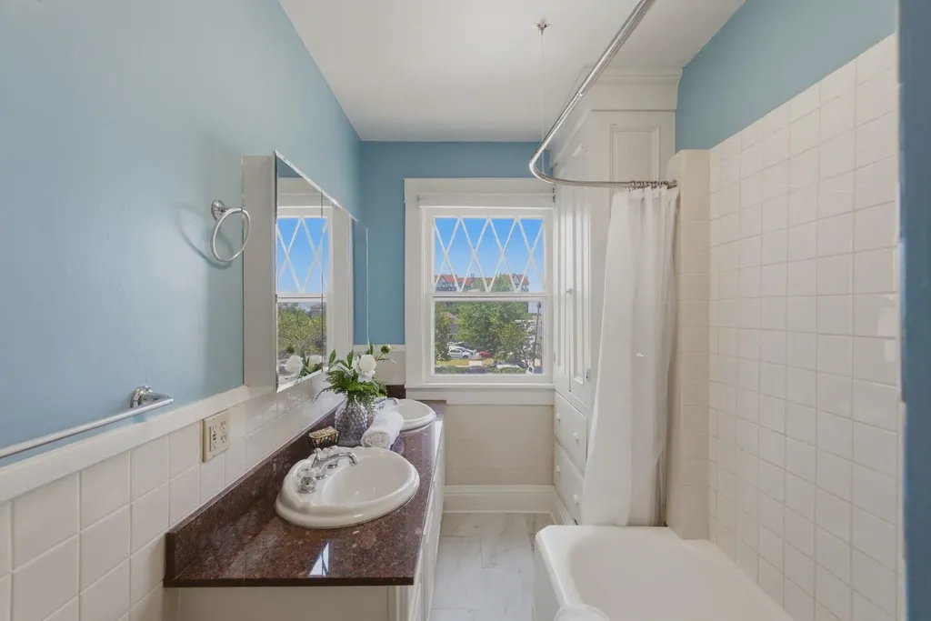 3416 Oakland Wichita KS 67218