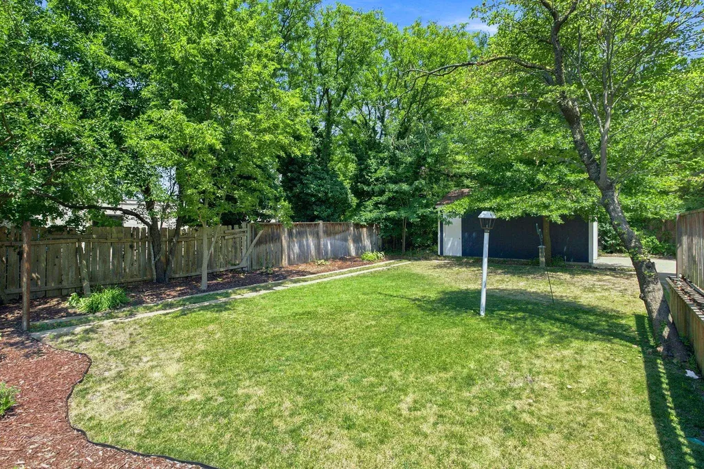 3416 Oakland Wichita KS 67218