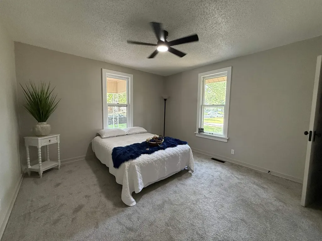 731 S Belmont Street Wichita KS 67218
