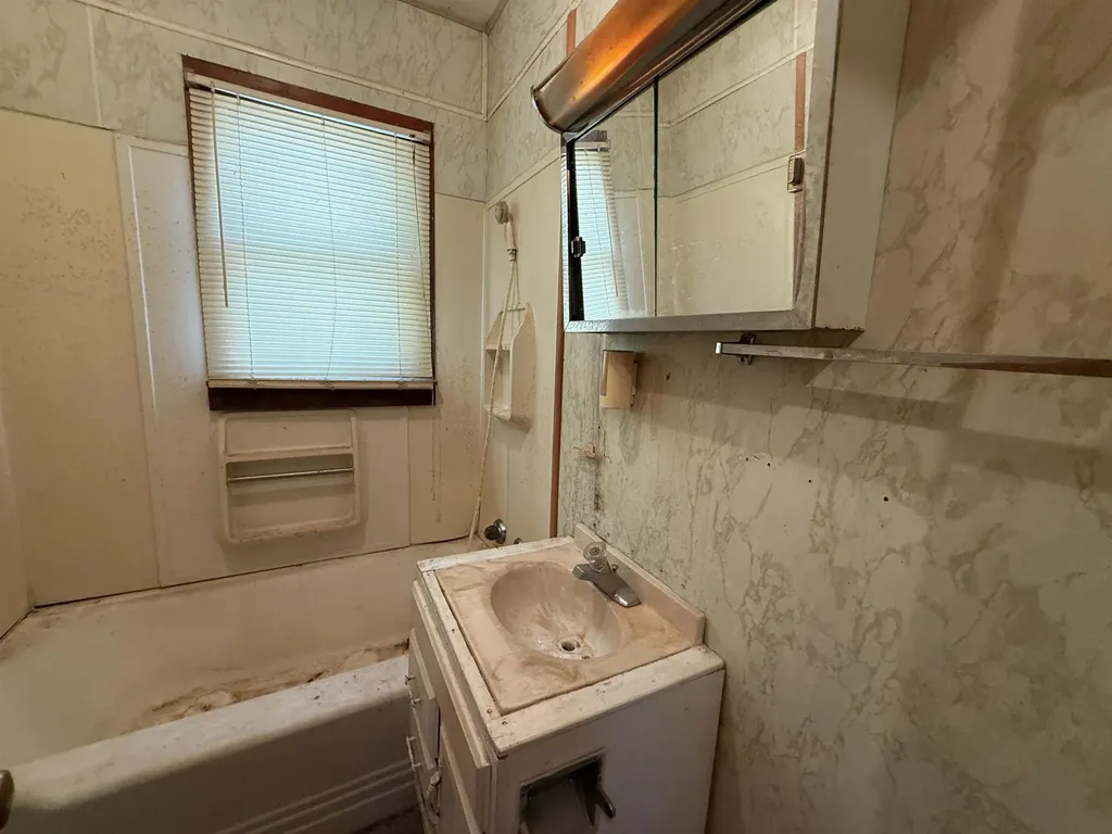 627 N Summit Street El Dorado KS 67042