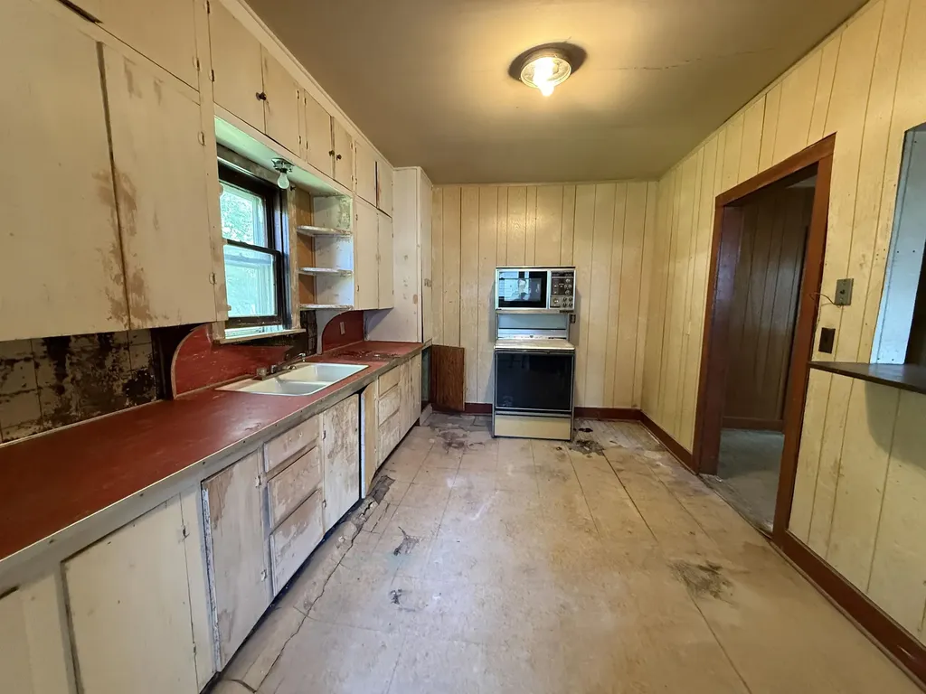627 N Summit Street El Dorado KS 67042