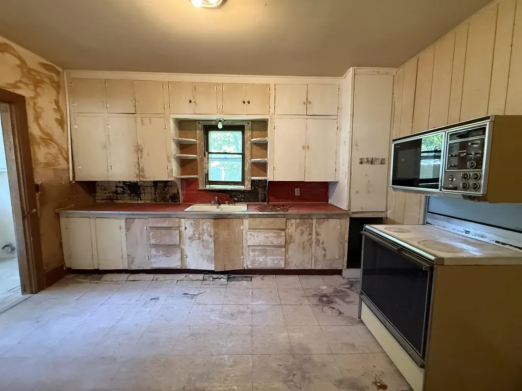 627 N Summit Street El Dorado KS 67042