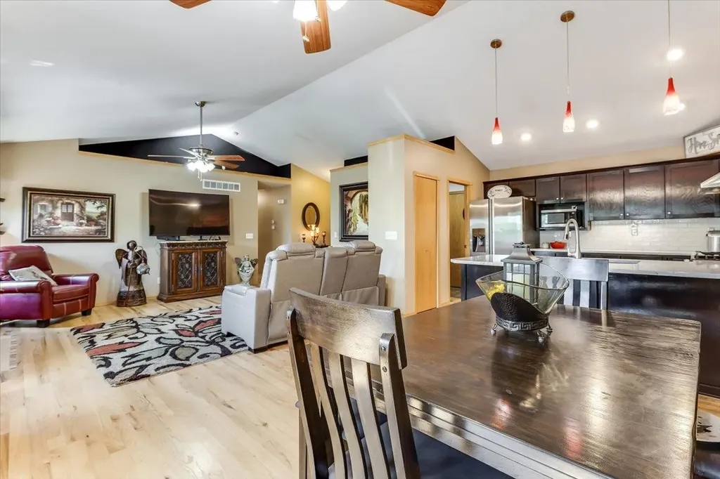 1309 S Summit Circle Derby KS 67037