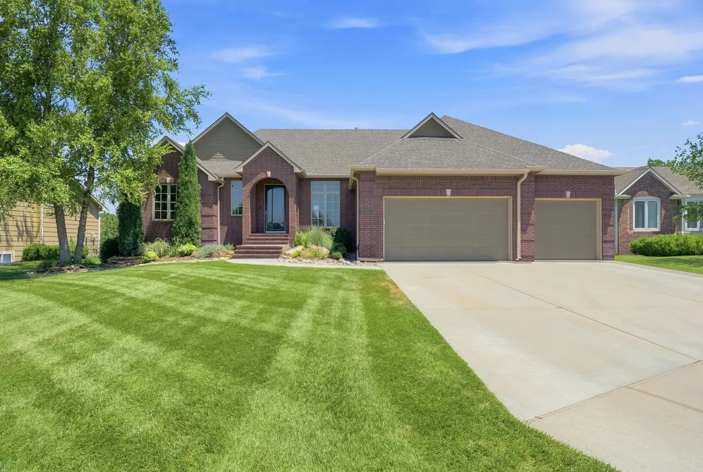 3822 N Lakecrest Wichita KS 67205
