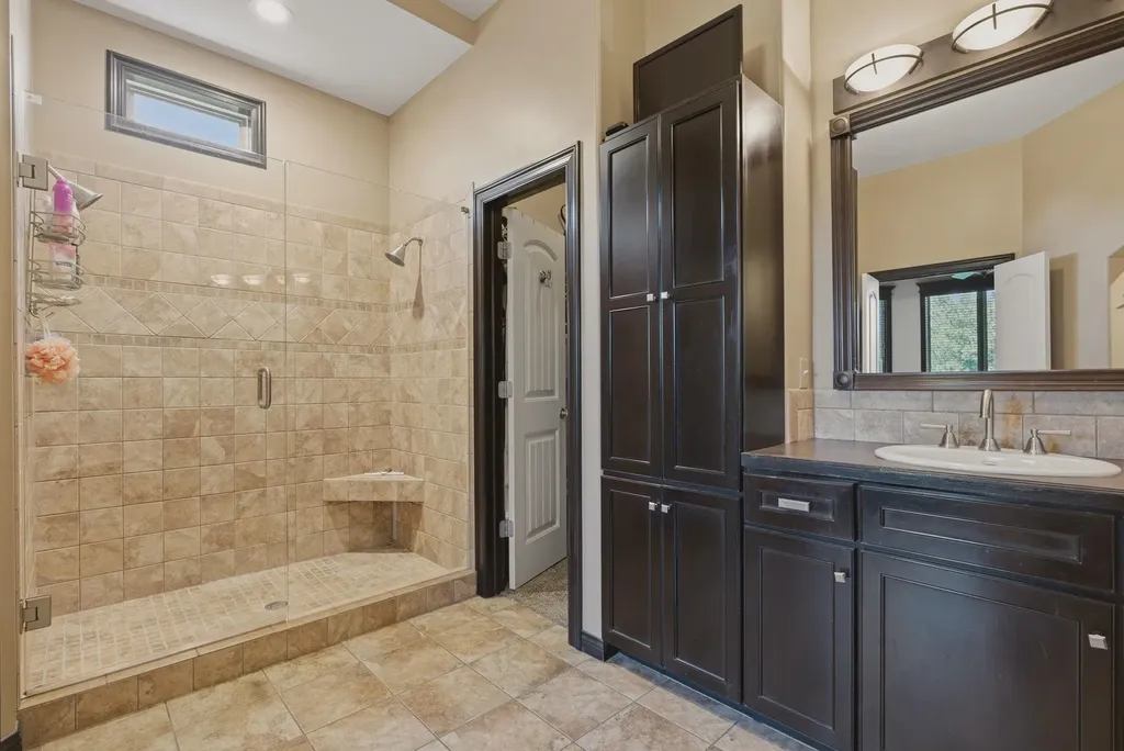 3822 N Lakecrest Wichita KS 67205