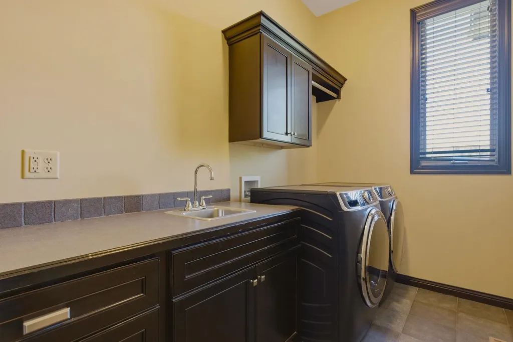 3822 N Lakecrest Wichita KS 67205