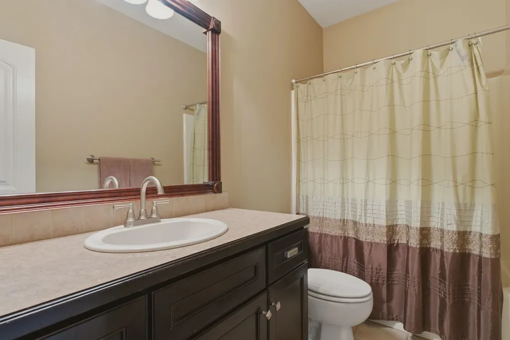 3822 N Lakecrest Wichita KS 67205