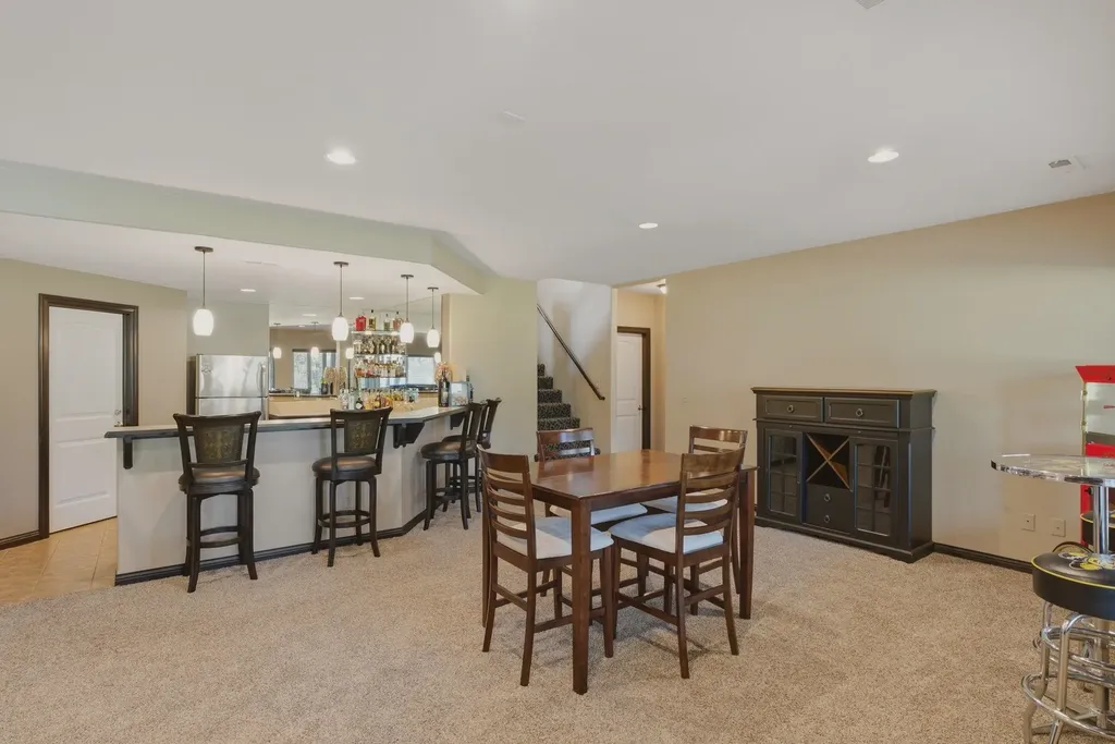 3822 N Lakecrest Wichita KS 67205